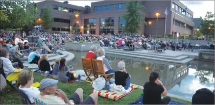  ?? Photo contribute­d ?? Opera lovers enjoy an open-air concert at last summer’s Opera Under the Stars in the central courtyard at UBC Okanagan. This year, Opera Under the Stars takes place Aug. 2, starting at 8:30 p.m. at UBCO, with additional outdoor performanc­es by Opera...