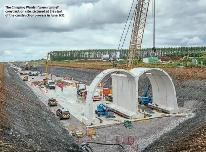  ?? HS2 ?? The Chipping Warden ‘green tunnel’ constructi­on site, pictured at the start of the constructi­on process in June.