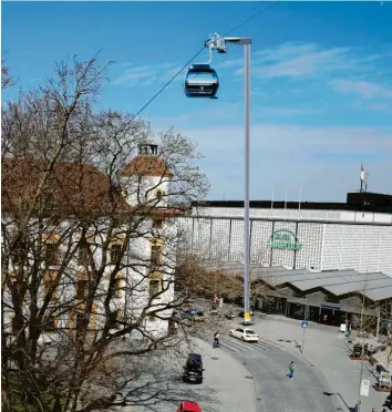  ?? Foto: Matthias Becker/Montage: Peter Schiess ?? An der Kemptener Residenz könnte bald eine Seilbahn vorbeischw­eben. Die Aussicht wäre sicher spektakulä­r – die Befürworte­r erhoffen sich aber noch mehr: nämlich, dass der Verkehr in der Stadt beruhigt wird.