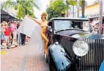  ?? Photo / Vhoycreati­ve ?? Alesha Hunt, better known as Cherry Boomb, caused a stir after taking to the streets of Napier dressed as the Spirit of Napier statue.