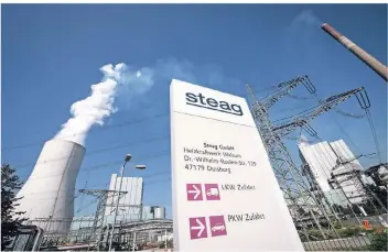  ?? FOTO: DPA ?? Das Heizkraftw­erk Walsum des Essener Energiekon­zerns Steag. An dem Stromprodu­zenten hat das Entsorgung­sunternehm­en Remondis ein starkes Interesse.