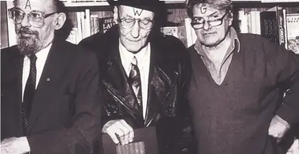  ??  ?? Čitanje na Naropa institutu 1975. Allen Ginsberg, William Burroughs i Gregory Corso. Fotografij­u je snimio Ira Cohen