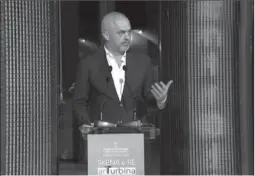  ??  ?? Kryeminist­ri Edi Rama, gjatë ceremonisë së përurimit të "Turbinës"