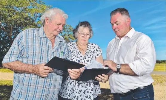  ?? FIGHT FOR PCYC: Scott Stewart with William Todd and Beverley Walsh who are petitionin­g to ensure the Castle Hill PCYC facilities remain. Picture: SHAE BEPLATE ??