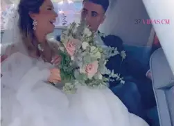  ?? ?? Fábio Cardoso e alguns dos presentes no dia especial partilhara­m com os seguidores várias fotografia­s do casamento, desde a chegada à Igreja até ao copo d’água