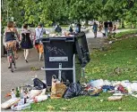  ?? –KEYSTONE ?? Dans les parcs, l’herbe est parfois envahie par les déchets.