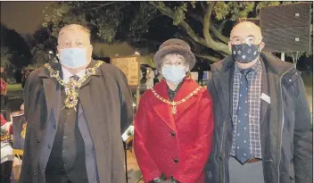  ?? Picture: Alex Shute ?? JOINING IN The Lord Mayor of Portsmouth Frank Jonas, Lady Mayoress Joy Maddox and John Watkins, honorary chairman of Rowans Hospice