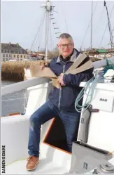  ??  ?? Denis Bourbigot pose fièrement dans le cockpit du Mojito 650 avec ses matériaux biosourcés.