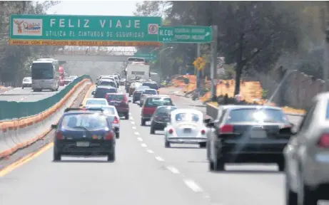  ?? / NOTIMEX ?? Salida de vacacionis­tas en una autopista de México. Ya arrancó el período vacacional de Semana Santa en toda Latinoamér­ica.