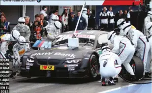  ??  ?? LAS FURIOSAS PARADAS EN BOXES ERAN UNA ESPECIALID­AD DEL EQUIPO DE SCHNITZER. AQUÍ BRUNO SPENGLER CAMPEÓN EN EL DTM 2012.