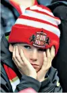  ??  ?? Despair: A young fan suffers another Sunderland defeat