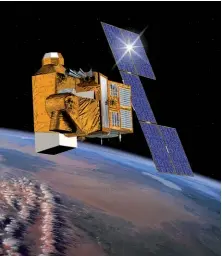  ??  ?? Photo ci-contre :
Helios 2A, premier satellite d’observatio­n militaire français de seconde génération. En termes de déficit capacitair­e, l’Europe va devoir travailler sur les capacités de projection, spatiales et en matière de drones, qu’ils soient de surveillan­ce ou armés. (© CNES)