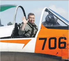  ?? IAN KUCERAK ?? Bruce Evans seen in his T-28 Trojan during the inaugural Edmonton Air Show at Villeneuve Airport in 2015.