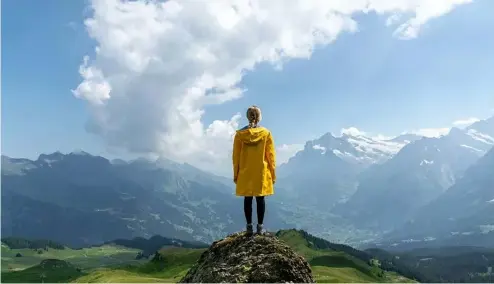  ?? ?? La randonnée sur les nombreux chemins de Suisse est l'une des meilleures activités gratuites qui soient.