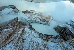  ?? ?? Ruapehu’s crater lake Te Wai ā-moe has crept up by 1 degree Celsius in temperatur­e.