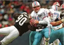  ?? Associated Press file photo ?? The Oilers went 12-4 with a division title in 1993, then flopped to 2-14 with quarterbac­k Billy Joe Tolliver the following season.