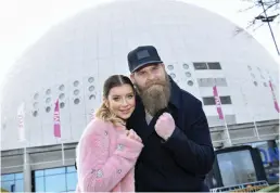  ?? FOTO: ALEXANDER LARSSON VIERTH/TT ?? En miljon tv-tittare och ett fullsatt Globen blir det i den svenska Idolfinale­n i kväll där Hanna Ferm möter Chris Kläfford.