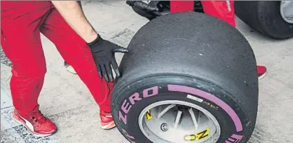  ?? FOTO: EFE ?? Ferrari fue uno de los equipos que mejor gestionó sus neumáticos debido al correcto set up que encontraro­n, al contrario que Mercedes