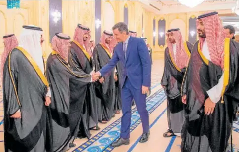  ?? ?? Sánchez, durante su visita la semana pasada a Arabia Saudí // AFP