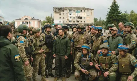  ?? LEO CORREA/AP ?? Many have called for Ukrainian President Volodymyr Zelenskyy, center, and the people of Ukraine to be recognized for the Nobel Peace Prize.