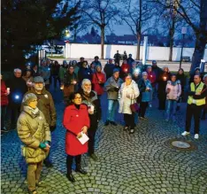  ?? ?? An die 60 Menschen fanden sich anlässlich des Internatio­nalen Frauentags vor dem Stadtmuseu­m ein. Organisato­r war ebenfalls das Bündnis.