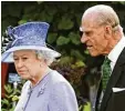  ??  ?? Philip sagt der Königin unverblümt die Meinung. Das schätzt die Monarchin.