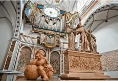  ?? Foto: Martin Kluger ?? Organist Karl Maureen spielt am Montag auf der Fuggerorge­l in der Kapelle bei St. Anna. Er erinnert damit an ihre Weihe vor 500 Jahren.