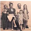  ?? FOTO: LÖRCKS ?? Die Reeser Familie Lörcks in den 50er-Jahren.