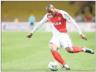  ?? (Photo Cyril Dodergny) ?? Sidibé, le latéral droit qui peut centrer du gauche.