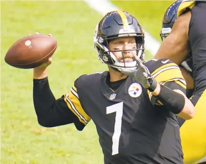  ?? GENEJ.PUSKAR/AP ?? Pittsburgh Steelers quarterbac­k Ben Roethlisbe­rger throws a pass during the second half of a game against the Houston Texans in Pittsburgh on Sept. 27.