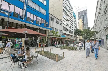  ?? FOTO MANUEL SALDARRIAG­A ?? En esta céntrica carrera funcionó la primera cafetería reconocida que tuvo la ciudad en la que don Hipólito Londoño, conocido como Polito, comenzó a vender café.