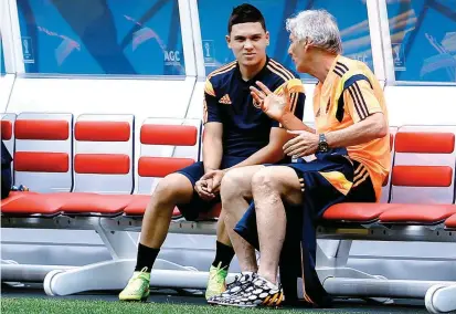  ?? FOTO ARCHIVO JUAN A. SÁNCHEZ ?? Quintero y José Pekerman, en Brasil-2014. Ante la dependenci­a de juego que hay en James Rodríguez, la Selección necesita otro creativo. ¿Le alcanzará a Juanfer?