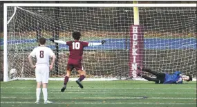  ?? Peter Hvizdak / Hearst Connecticu­t Media ?? St. Luke’s Maxwell Mitchell (8) watches Hopkins’ Bruno Moscarini celebrate a second-half goal on a penalty kick against St. Luke’s goalie Kenneth Lam on Saturday.