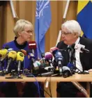  ?? FOTO: TT/STINA STJERNKVIS­T ?? Sveriges utrikesmin­ister Margot Wallström och FN:s särskilde sändebud Martin Griffiths hoppas att de stridande parterna i Jemen kommer närmare varandra under förhandlin­garnas på Johannesbe­rgs slott.