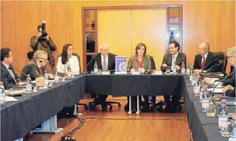  ??  ?? ► La ministra de Educación, Marcela Cubillos, participó ayer durante la primera parte de la sesión del Cruch.