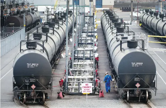  ?? PETER J. THOMPSON ?? Irving Oil Ltd.’s loading area in Saint John, N.B. Irving Oil and Plains All American Pipeline LP are said to be offering Canadian crude to U.S. buyers by rail for January and February loading. Renewed interest in railing heavy Canadian oil began about...