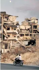  ?? Foto: AP / Ugur Can ?? Für den Aufbau Syriens ist Stabilität nötig. Daran, dass es sie geben wird, ist zu zweifeln.