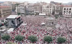  ?? Foto: Jesús Diges, dpa ?? Protestdem­o wegen sexueller Aggression­en während des Sanfermin-Festes in Pamplona im Juli 2016.