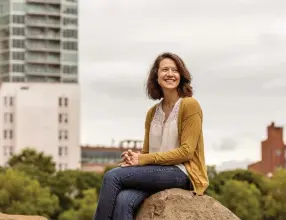  ?? Jeremy M. Lange, The New York Times© ?? Mariel Beasley poses in Durham, N.C., on June 18. She is co-founder of the Common Cents Lab at Duke University. Before lending to a loved one, reflect on whether you need to be paid back, she advises.