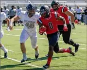  ?? Perry Laskaris / RPI Athletics ?? RPI running back Delano Munoz Whatts (0) caught the winning touchdown on a pass from George Marinopoul­ous to beat Stevenson.