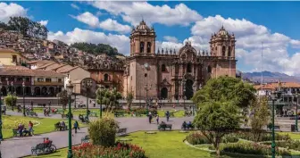  ??  ?? Sobre estas líneas, panorámica de la ciudad de Cuzco, donde nació el Inca Garcilaso de la Vega. A la derecha, Hernando de Soto, cuya conquista de la Florida narró el Inca.
