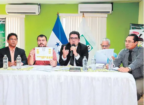  ?? FOTO: DAVID ROMERO ?? La Junta Intervento­ra ofreció la primera conferenci­a de prensa anunciando cambios en la forma de contrataci­ón de los funcionari­os.