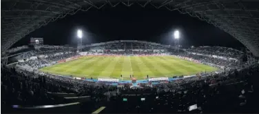  ??  ?? POLÉMICA. Panorámica del estadio getafense, el Coliseum Alfonso Pérez.