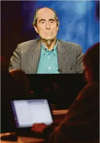  ?? Frederick M. Brown/ AFP/ Getty Images ?? Philip Roth: autor fez a revisão da experiênci­a judaico-americana em seus mais de 30 livros