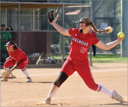  ?? PHOTO BY HOWARD FRESHMAN ?? Lakewood’s Laci Berocochea pitched a complete game and got the win over Poly on Wednesday in Moore League play at Joe Rodgers Stadium.