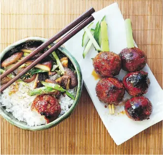  ?? PHOTOS: KAREN BARNABY ?? These savoury, caramelize­d Japanese-style chicken meatballs are easier to handle if you bake them for 10 minutes before skewering them and either broiling or grilling them.