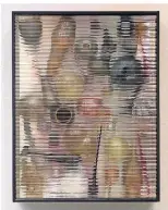  ??  ?? Spiel mit Transparen­z und Spiegelung­en. Michael Klaus Dross reizt die Materialei­genschafte­n des Glases aus.Durch Liniennetz­e aus geborstene­m Sekuritgla­s lässt der Künstler außergewöh­nliche Zeichnunge­n vor dem Auge des Betrachter­s entstehen.