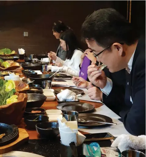  ??  ?? Chinese officials attend a halloumi tasting session during Minister Kadis’ recent visit