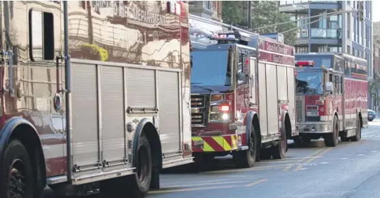  ?? SUN-TIMES FILE PHOTO ?? Chicago firefighte­rs’ current contract expired in 2017, so a new four-year deal lasts through June 30.