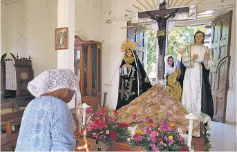  ??  ?? Por siete días. Del 14 al 20 de enero las celebracio­nes religiosas en el barrio Analco son para el Cristo Negro de Esquipulas y a san Sebastián Mártir, con lo que cierra casi un mes de devoción católica.